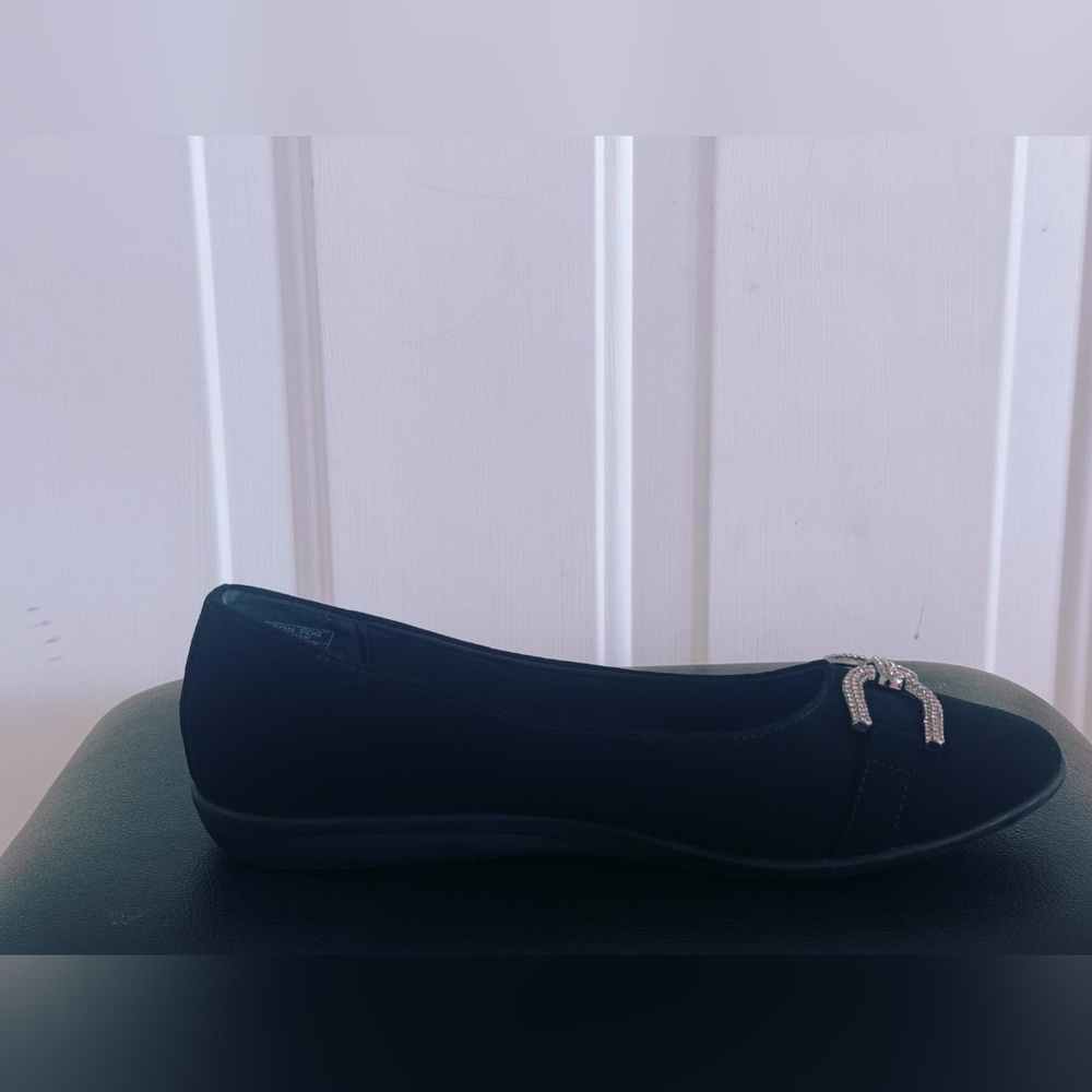 Elegant Black Women's Flats - Picture 2 of 2